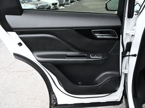 Used 2020 Jaguar F-PACE Premium image 37