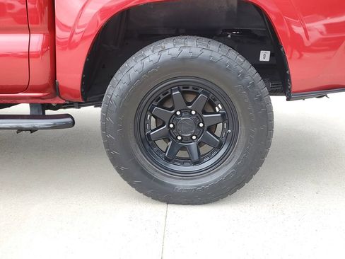 Used 2023 Toyota Tacoma SR AWD/4WD image 5