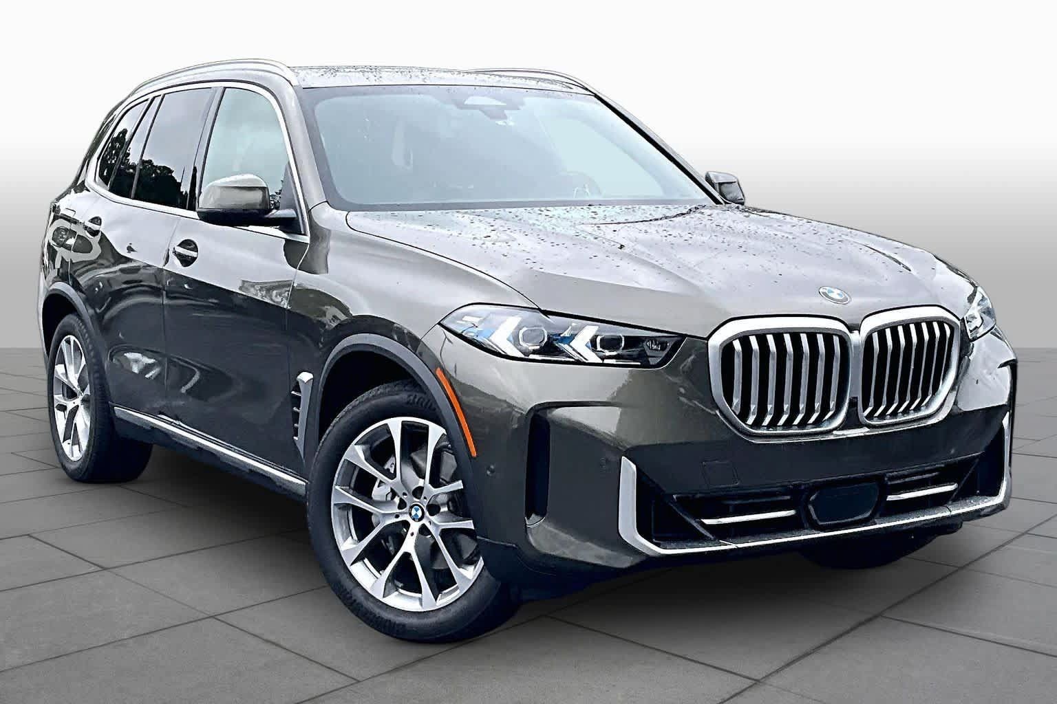 Used 2026 BMW X5 xDrive40i w/ Premium Package AWD/4WD image 3
