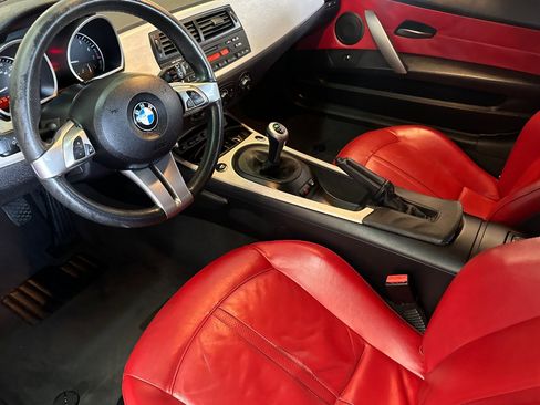Used 2005 BMW Z4 3.0i RWD image 10