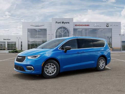New 2026 Chrysler Pacifica Select FWD image 2