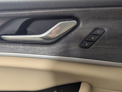 New 2025 Jeep Grand Cherokee Limited w/ Luxury Tech Group II image 18