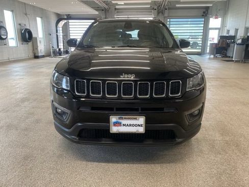 Used 2019 Jeep Compass Latitude w/ Cold Weather Group AWD/4WD image 2