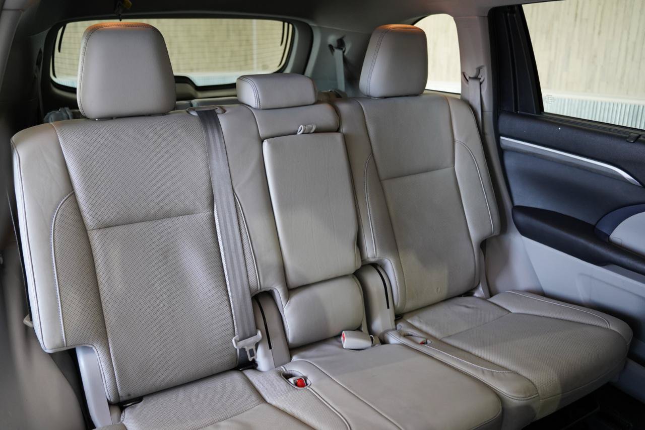 Used 2017 Toyota Highlander Limited FWD image 34