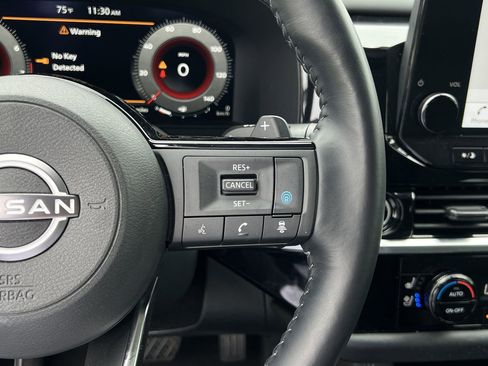 Certified 2023 Nissan Pathfinder Platinum w/ Black Appearance Package FWD image 11