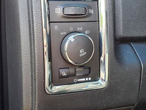 Used 2017 RAM 1500 Laramie w/ Convenience Group AWD/4WD image 8