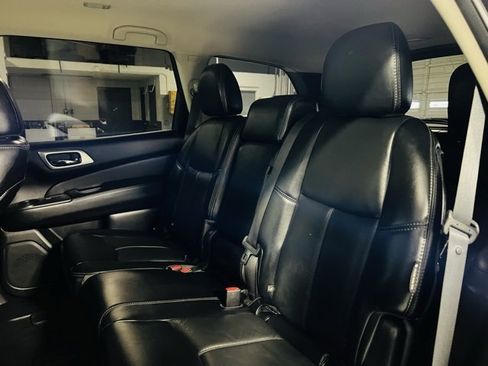 Used 2018 Nissan Pathfinder SL w/ Midnight Edition Package image 27