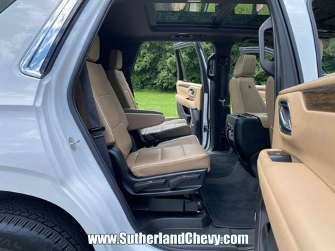 Used 2023 Chevrolet Tahoe Premier AWD/4WD image 41