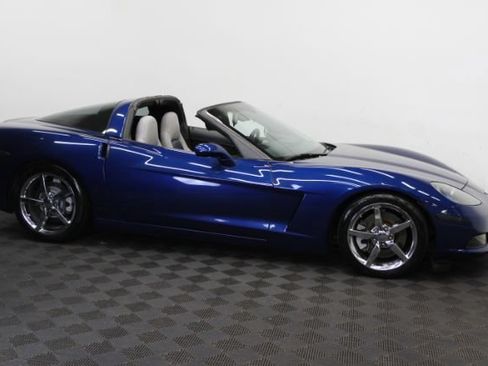 Used 2005 Chevrolet Corvette Coupe w/ Preferred Equipment Group RWD image 6