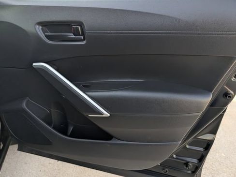Used 2024 Toyota Corolla Cross LE FWD image 33