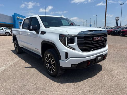 Used 2024 GMC Sierra 1500 AT4 w/ Technology Package AWD/4WD image 8