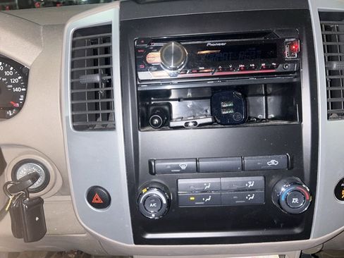 Used 2012 Nissan Frontier SV image 10