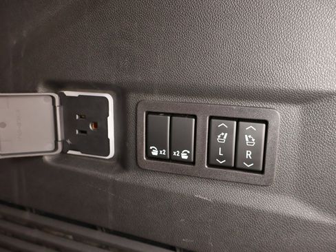 Certified 2024 Chevrolet Tahoe High Country image 31