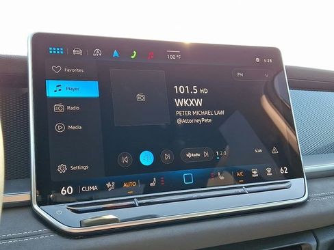 Certified 2025 Volkswagen Tiguan SE image 10