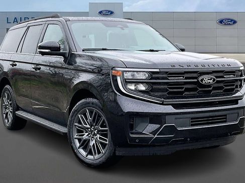 New 2026 Ford Expedition Platinum w/ Stealth Appearance Package AWD/4WD image 2