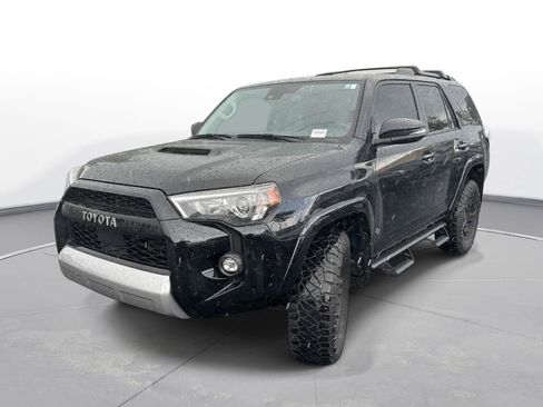 Used 2024 Toyota 4Runner TRD Off-Road Premium w/ Moonroof Package AWD/4WD image 2