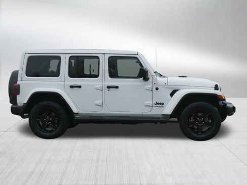 Used 2021 Jeep Wrangler Unlimited Sahara image 4