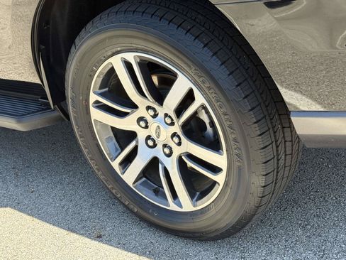Used 2024 Ford Expedition Limited RWD image 7