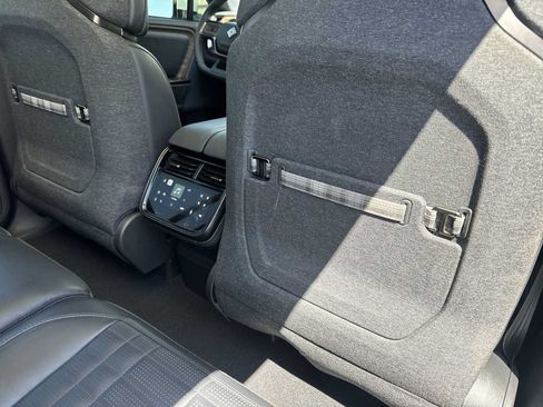 Used 2025 Rivian R1S Premium AWD/4WD image 15