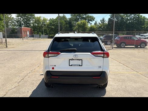 Used 2021 Toyota RAV4 LE AWD/4WD image 29