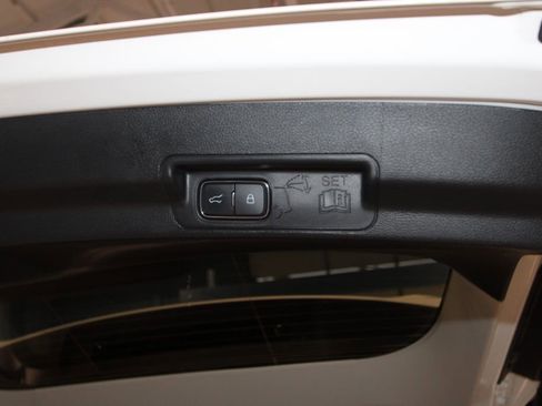 Used 2025 Ford Explorer Active image 41