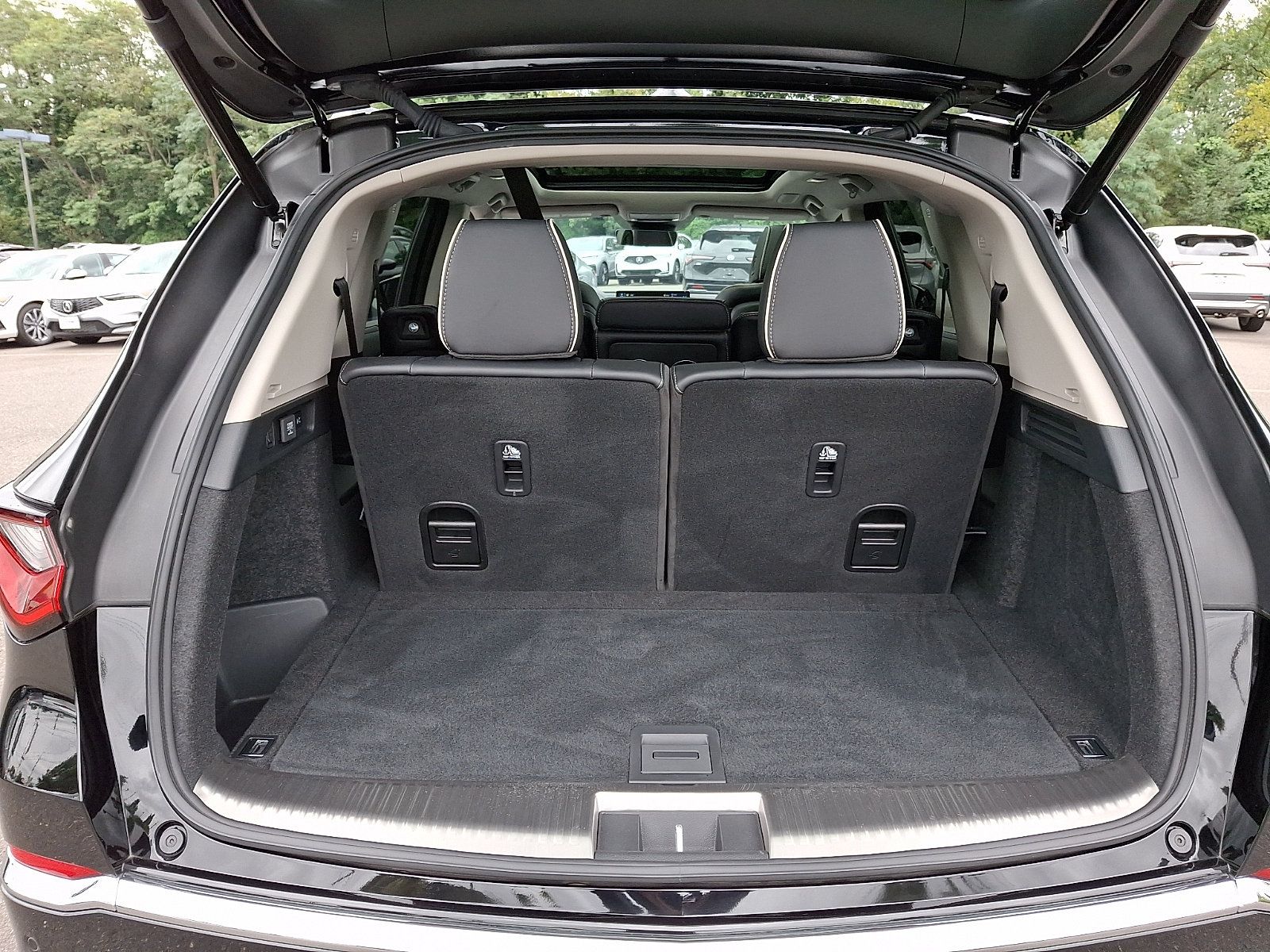 Certified 2025 Acura MDX w/ Advance Package AWD/4WD image 29