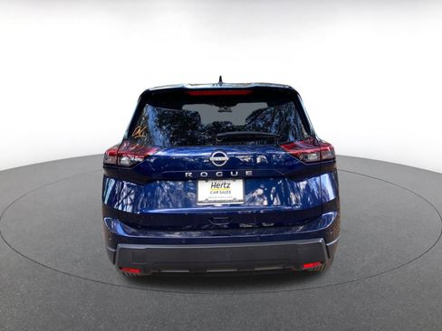 Used 2025 Nissan Rogue SV image 7