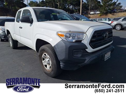 Used 2018 Toyota Tacoma SR RWD image 1
