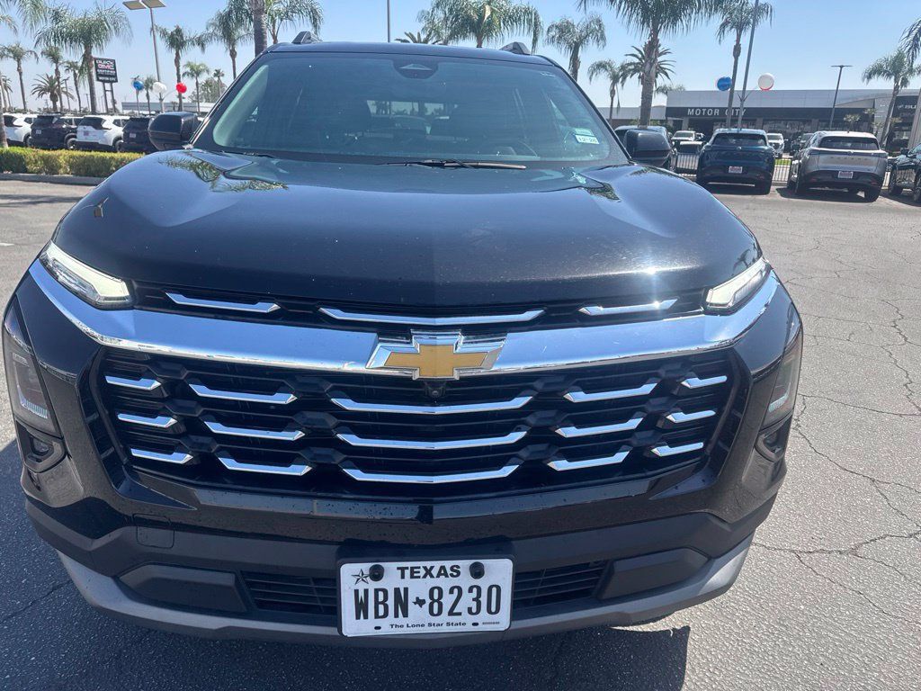Used 2025 Chevrolet Equinox LT w/ Convenience Package II FWD image 6