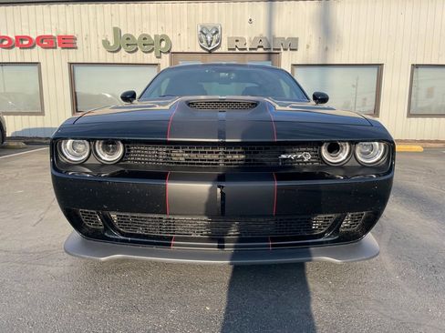 Used 2016 Dodge Challenger SRT Hellcat image 3