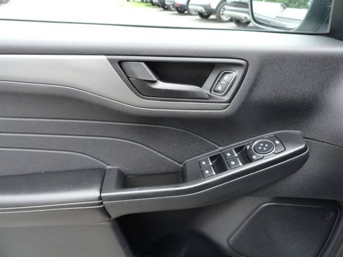 Used 2025 Ford Escape Active AWD/4WD image 10