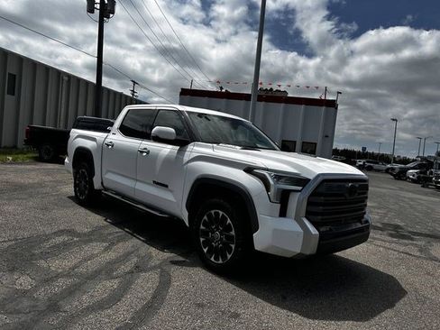 Used 2023 Toyota Tundra Limited AWD/4WD image 7