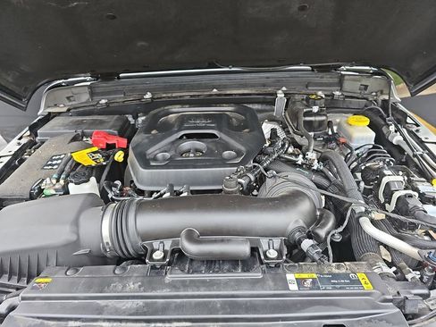 Certified 2024 Jeep Wrangler Sahara image 28