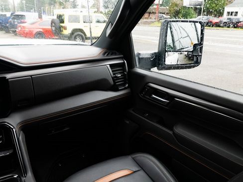 Used 2024 GMC Sierra 2500 AT4 w/ Technology Package image 9