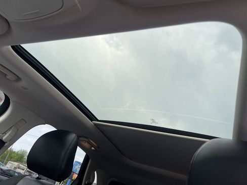 Used 2017 Ford Edge Sport w/ Technology Package AWD/4WD image 17