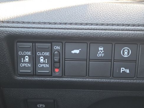 Used 2024 Honda Odyssey Touring image 35
