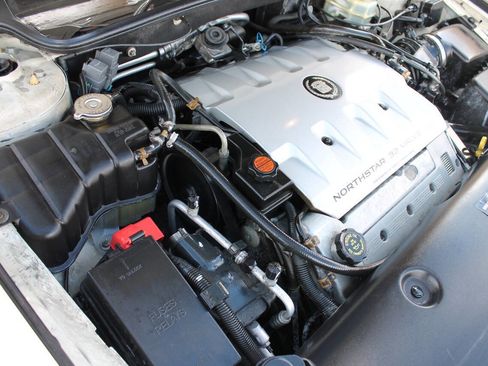 Used 2000 Cadillac De Ville w/ Comfort/Convenience Pkg image 15