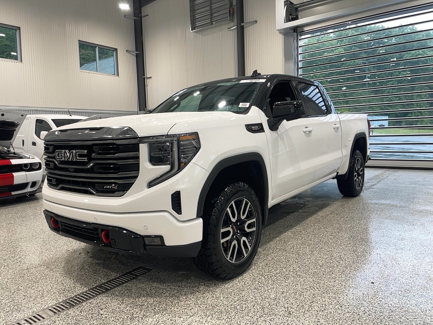 Used 2023 GMC Sierra 1500 AT4 w/ AT4 Premium Package AWD/4WD image 3
