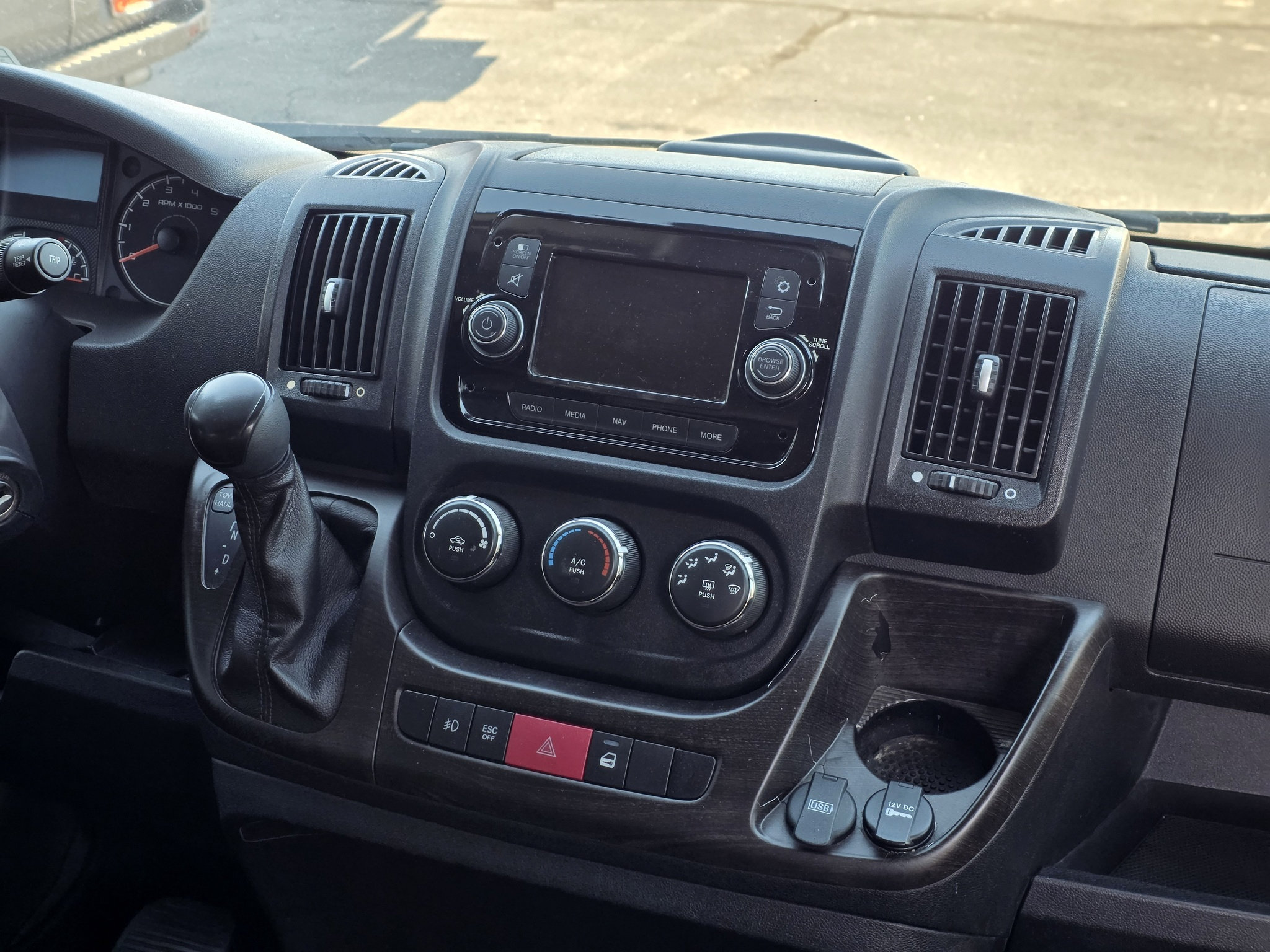 Used 2018 RAM ProMaster 2500 w/ Premium Appearance Group FWD image 19