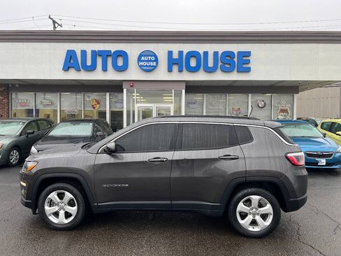Used 2019 Jeep Compass Latitude w/ Popular Equipment Group FWD image 8