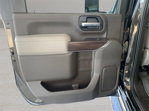 Used 2020 GMC Sierra 3500 SLT w/ SLT Premium Plus Package image 17