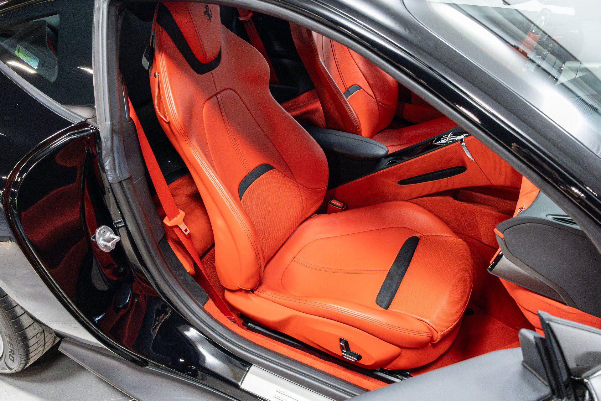 Used 2022 Ferrari Roma RWD image 27