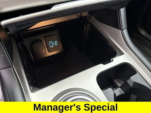 Used 2022 Ford Explorer XLT image 27