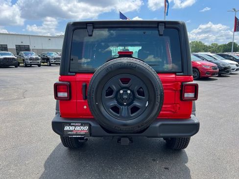 Used 2022 Jeep Wrangler Unlimited Sport AWD/4WD image 6