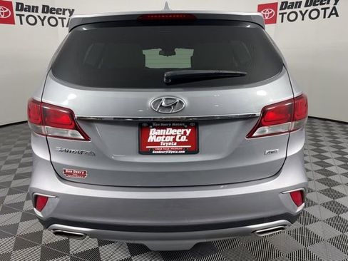 Used 2018 Hyundai Santa Fe SE image 24