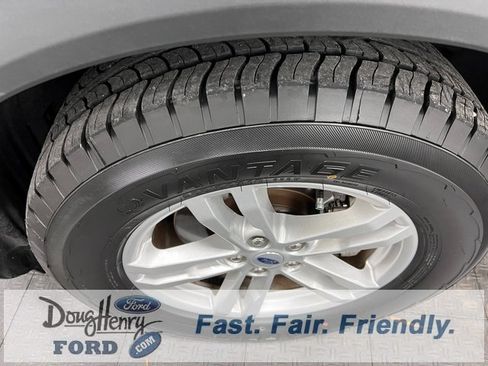 Used 2023 Ford Explorer XLT w/ Equipment Group 202A image 18