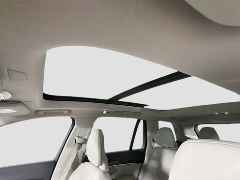 Used 2019 Volvo XC90 T6 Momentum w/ Advanced Package image 14