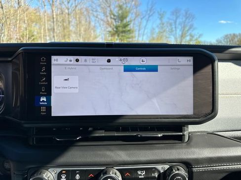 Used 2025 Jeep Wrangler Unlimited Sahara w/ Safety Group AWD/4WD image 42