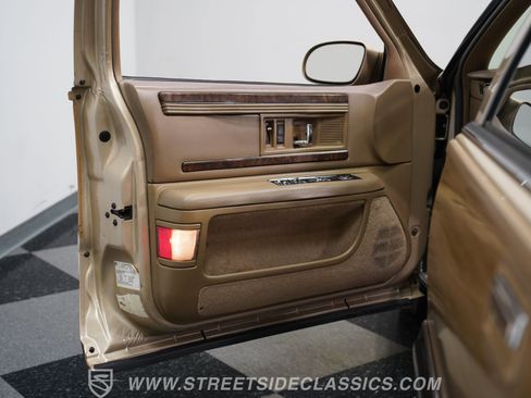 Used 1996 Buick Roadmaster Estate RWD image 37
