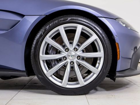 Used 2020 Aston Martin V8 Vantage Coupe RWD image 25